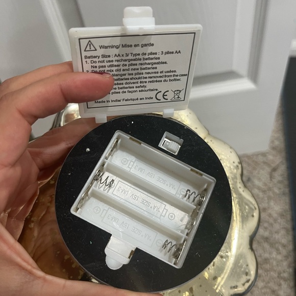 18.5” tall gold holiday tree that lights light up with batteries - Picture 2 of 2